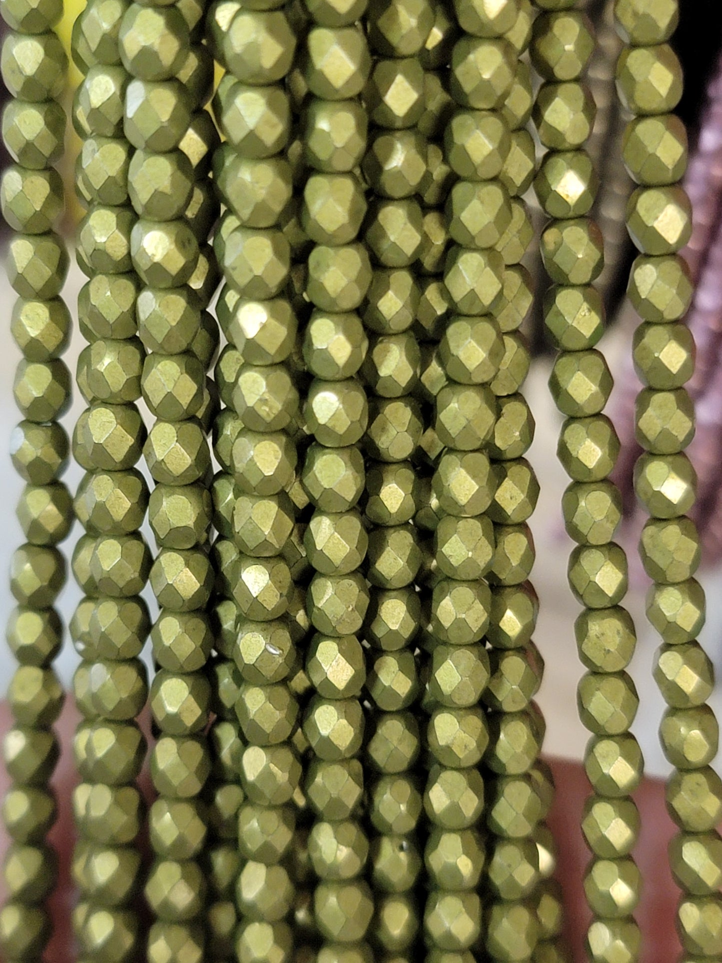 (4mm) Fire Polish Edging Beads